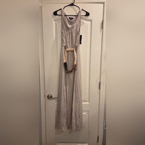 AGB Dresses & Skirts - NWT AGB Light Gray Maxi Dress with Belt